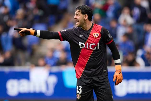 Real Oviedo v Rayo Vallecano - LaLiga EA Sports Augusto Martin Batalla of Rayo Vallecano reacts during the LaLiga EA Sports match between Real Oviedo and Rayo Vallecano at Carlos Tartiere on November 23, 2025, in Oviedo, Spain. Oviedo Carlos Tartiere Asturias Spain RL_ROVvRAYV_000053 Copyright: xRicardoxLarreinax
