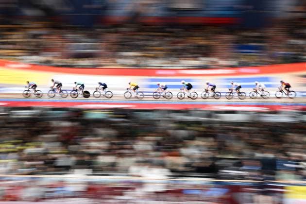 The pack of riders pictured in action during the last day of the Zesdaagse Vlaanderen-Gent six-day indoor Track cycling, Rad, Radsport, Bahnrad, Bahn event at the indoor cycling arena t Kuipke, Sunday 23 November 2025, in Gent. MAARTENxSTRAETEMANS  x143642639x