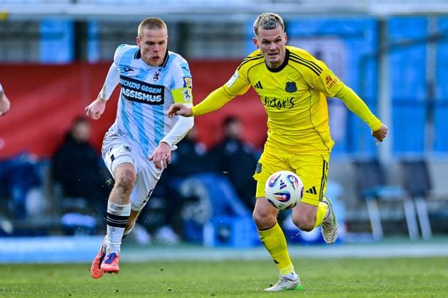 v li Thore Jacobsen TSV 1860, 5 Florian Pick Saarbruecken, 20 in duel, duel, tackle, dynamics, action, action, 23 11 2025, Munich Germany , Football, 3 Liga, TSV 1860 München 1 FC Saarbrücken, DFB DFL REGULATIONS PROHIBIT ANY USE OF PHOTOGRAPHS AS IMAGE SEQUENCES AND OR QUASI VIDEO xslx