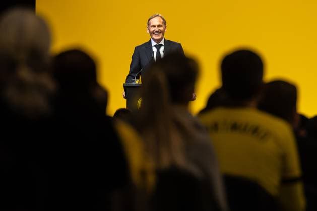 23 11 2025, Football, Season 2025 2026, 1 Bundesliga, General Meeting Borussia Dortmund, Chairman of the Management Hans Joachim Watzke Borussia Dortmund laughs, Dortmund Messe Wetsfalenhalle NRW Germany xRHR PHOTO DEx Copyright: DennisxEwert RHR-FOTOx RHR-FOTO DE