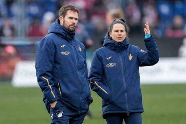 from left Thomas Johrden coach, interim coach, TSG , Nadine Nilius geb Rolser, co-coach, TSG , in conversation, discussion on the pitch, action, action scene, 23 11 2025, Sinsheim Hoffenheim Germany , football, Google Pixel Frauen Bundesliga, TSG 1899 Hoffenheim FC Bayern München, DFB DFL REGULATIONS PROHIBIT ANY USE OF PHOTOGRAPHS AS IMAGE SEQUENCES AND OR QUASI VIDEO xozx