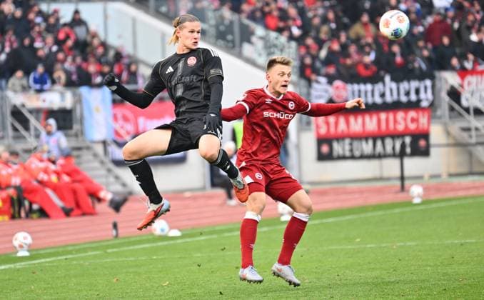 23 11 2025 Soccer Season 2025 2026 2 Soccer Bundesliga 13 Matchday 1 FC Nürnberg FCN Club DSC Arminia Bielefeld Sportfoto Zink xwoxzix DFL regulations prohibit any use of photographs as image sequences and or quasi video only for editorial use Artem Stepanov 11, 1 FC Nürnberg FCN Leon Schneider 23, Arminia Bielefeld