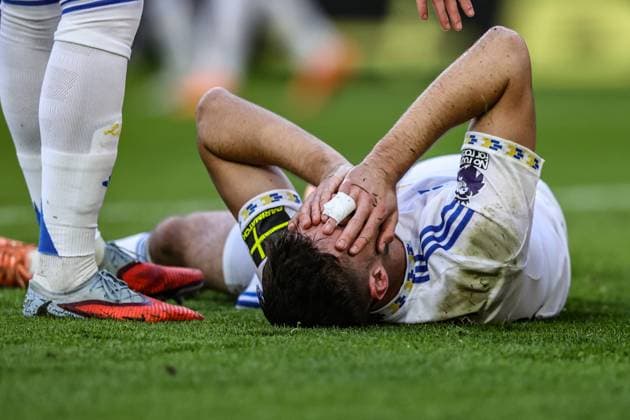 Premier League Leeds United v Aston Villa Anton Stach of Leeds United injured after heading the ball towards goal during the Premier League match Leeds United vs Aston Villa at Elland Road, Leeds, United Kingdom, 23rd November 2025 (Photo by Alfie Cosgrove News Images) Leeds Elland Road West Yorkshire United Kingdom Copyright: xAlfiexCosgrove NewsxImagesx
