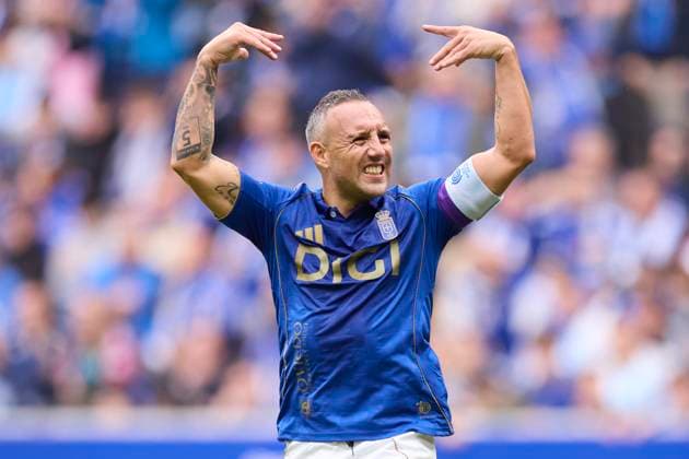 Real Oviedo v Rayo Vallecano - LaLiga EA Sports Santi Cazorla of Real Oviedo reacts during the LaLiga EA Sports match between Real Oviedo and Rayo Vallecano at Carlos Tartiere on November 23, 2025, in Oviedo, Spain. Oviedo Carlos Tartiere Asturias Spain RL_ROVvRAYV_000064 Copyright: xRicardoxLarreinax