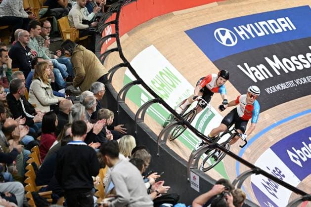 Dutch Yoeri Havik and Belgian Jules Hesters pictured in action during the last day of the Zesdaagse Vlaanderen-Gent six-day indoor Track cycling, Rad, Radsport, Bahnrad, Bahn event at the indoor cycling arena t Kuipke, Sunday 23 November 2025, in Gent. MAARTENxSTRAETEMANS  x143647842x