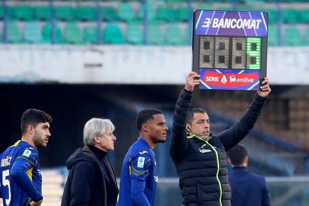 UNROSSOALLAVIOLENZA25 during the Serie A soccer match between Hellas Verona and Parma at the Bentegodi Stadium in Verona, north west Italy - Sunday , November 23 , 2025. - Soccer .  Copyright: xPaolaxGarbuio Lapressex