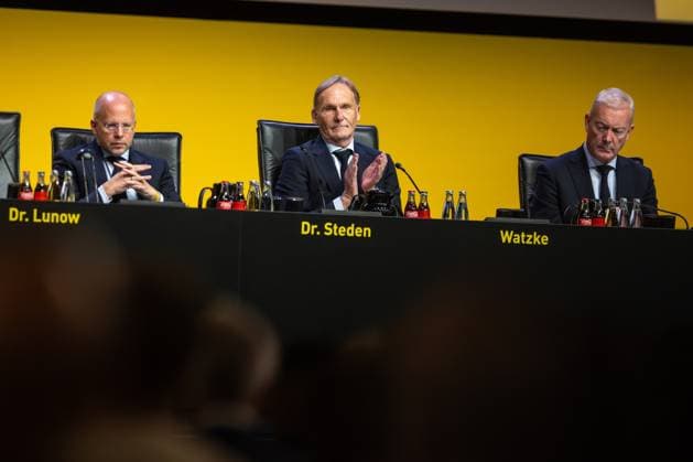 23 11 2025, Football, Season 2025 2026, 1 Bundesliga, General Meeting Borussia Dortmund, from l Dr Robin Steden Borussia Dortmund , Chairman of the Management Hans Joachim Watzke Borussia Dortmund , Managing Director Thomas Treß Borussia Dortmund , Dortmund Messe Wetsfalenhalle NRW Germany xRHR PHOTO DEx Copyright: DennisxEwert RHR-FOTOx RHR-FOTO DE