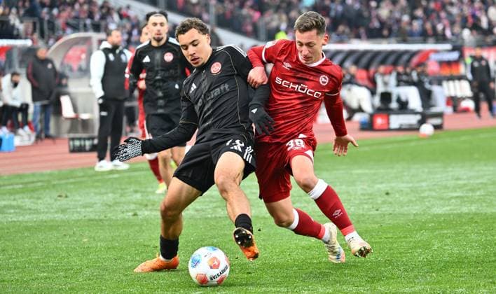 23 11 2025 Soccer Season 2025 2026 2 Soccer Bundesliga 13 Matchday 1 FC Nürnberg FCN Club DSC Arminia Bielefeld Sportfoto Zink xwoxzix DFL regulations prohibit any use of photographs as image sequences and or quasi video only for editorial use Rafael Lubach 18, 1 FC Nürnberg FCN Marius Wörl 38, Arminia Bielefeld