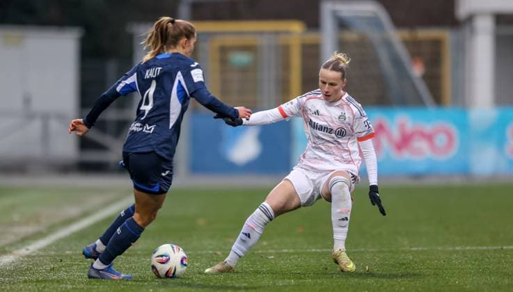 DEU, Hoffenheim, TSG Hoffenheim vs FC Bayern München, Google Pixel Bundesliga, DFB, Saison 2526, Dietmar Hopp Stadion, 11 Spieltag, im Bild v l n r Lisann Kaut Hoffenheim 4 , Franziska Kett Bayern München 20 DFB DFL REGULATIONS PROHIBIT ANY USE OF PHOTOGRAPHS AS IMAGE SEQUENCES AND OR QUASI VIDEO, 23 11 2025, Copyright: HMBxMedia HendrikxHamelau