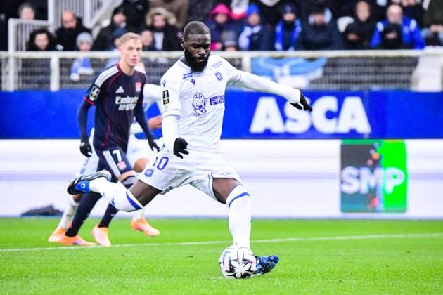 FOOTBALL : AJ Auxerre vs OL - Ligue 1 McDonalds - JournÃ e 13 - 23 11 2025 Lassine Sinayoko (AJ Auxerre) AuxerreFrance  Copyright: xBaptistexAutissierx