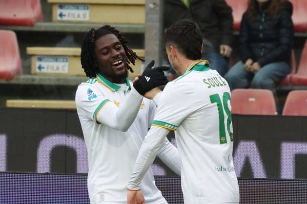 Matias Soule Roma s jubilates after scoring the goal 0-1 during the Serie A soccer match between Cremonese and Roma at the Giovanni Zini Stadium in Cremona Italy - Sunday, 25 november 2025. - Soccer .  Copyright: xAlbertoxMariani LaPressex