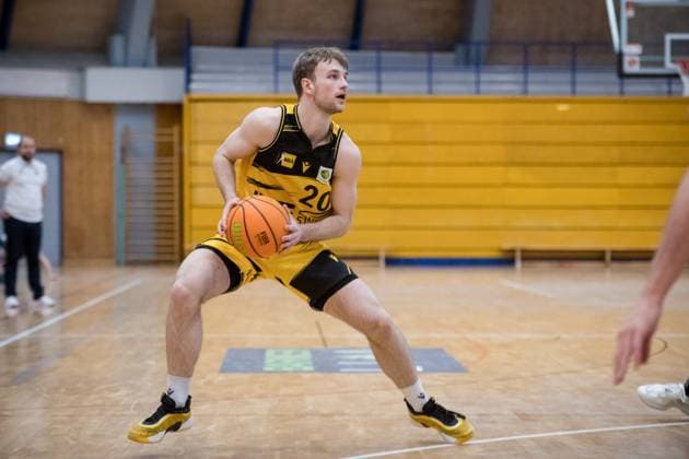 Simon Feneberg Porsche BBA, 20 GER, Porsche BBA Ludwigsburg CATL Basketball Loewen Erfurt, 2 Barmer Basketball Bundesliga, ProB Sued, season 2025 2026, 23 11 2025 GER, Porsche BBA Ludwigsburg CATL Basketball Loewen Erfurt, 2 Barmer Basketball Bundesliga, ProB Sued, season 2025 2026, 23 11 2025 Ludwigsburg Copyright: xSandyxDinkelackerx EP_EER