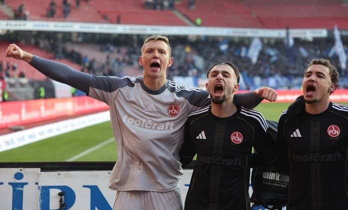 23 11 2025 Soccer Season 2025 2026 2 Soccer Bundesliga 13 Matchday 1 FC Nürnberg FCN Club DSC Arminia Bielefeld Sportfoto Zink DaMa xdaxmax DFL regulations prohibit any use of photographs as image sequences and or quasi video only for editorial use Jubel Freude nach Spielende Jan Reichert 1, 1 FC Nürnberg FCN Berkay Yilmaz 21, 1 FC Nürnberg FCN Rafael Lubach 18, 1 FC Nürnberg FCN