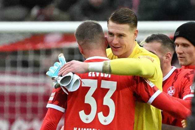 23 11 2025, xjhx, Soccer 2 Bundesliga, 1 FC Kaiserslautern Holstein Kiel v l jubilation, joy about the victory Jan Elvedi 1 FC Kaiserslautern Julian Krahl 1 FC Kaiserslautern DFL DFB REGULATIONS PROHIBIT ANY USE OF PHOTOGRAPHS as IMAGE SEQUENCES and or QUASI VIDEO Kaiserslautern