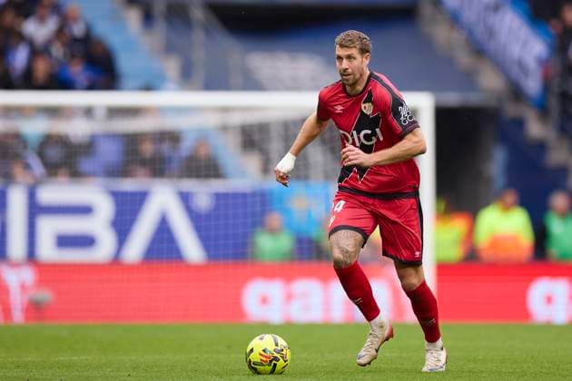 Real Oviedo v Rayo Vallecano - LaLiga EA Sports Florian Lejeune of Rayo Vallecano in action during the LaLiga EA Sports match between Real Oviedo and Rayo Vallecano at Carlos Tartiere on November 23, 2025, in Oviedo, Spain. Oviedo Carlos Tartiere Asturias Spain RL_ROVvRAYV_000110 Copyright: xRicardoxLarreinax