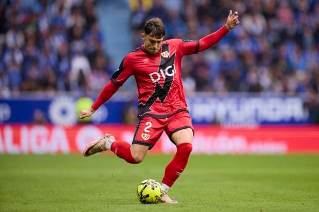 Real Oviedo v Rayo Vallecano - LaLiga EA Sports Andrei Ratiu of Rayo Vallecano in action during the LaLiga EA Sports match between Real Oviedo and Rayo Vallecano at Carlos Tartiere on November 23, 2025, in Oviedo, Spain. Oviedo Carlos Tartiere Asturias Spain RL_ROVvRAYV_000114 Copyright: xRicardoxLarreinax