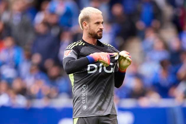 Real Oviedo v Rayo Vallecano - LaLiga EA Sports Aaron Escandell of Real Oviedo reacts during the LaLiga EA Sports match between Real Oviedo and Rayo Vallecano at Carlos Tartiere on November 23, 2025, in Oviedo, Spain. Oviedo Carlos Tartiere Asturias Spain RL_ROVvRAYV_000130 Copyright: xRicardoxLarreinax