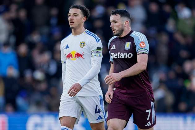 Leeds United v Aston Villa - Premier League Ethan Ampadu of Leeds United and John McGinn of Aston Villa leave the field at half time during the Premier League match between Leeds United and Aston Villa at Elland Road on November 23, 2025 in Leeds, England. Leeds Elland Road England United Kingdom Copyright: xRichardxSellers Sportsphoto APLx 14142422