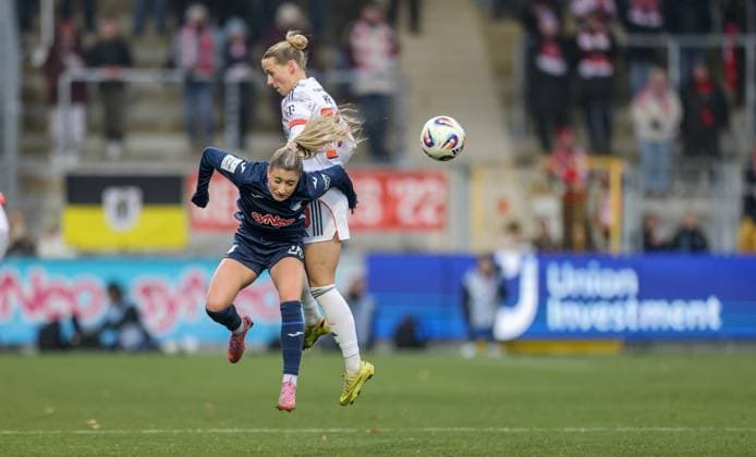 DEU, Hoffenheim, TSG Hoffenheim vs FC Bayern Munich, Google Pixel Bundesliga, DFB, Saison 2526, Dietmar Hopp Stadion, 11 Spieltag, im Bild v l n r Janna Grimm Hoffenheim 26 , Franziska Kett Bayern München 20 DFB DFL REGULATIONS PROHIBIT ANY USE OF PHOTOGRAPHS AS IMAGE SEQUENCES AND OR QUASI VIDEO, 23 11 2025, Copyright: HMBxMedia HendrikxHamelau