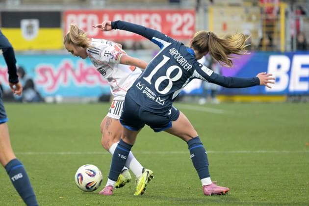 Georgia Stanway FC Bayern Muenchen, 31 in duel with Valesca Ampoorter TSG 1899 Hoffenheim, 18 GER, TSG 1899 Hoffenheim vs FC Bayern Muenchen , Football, Google Pixel Frauen Bundesliga, Saison 2025 2026, 23 11 2025 DFB DFL regulations prohibit any use of photographs as image sequences and or quasi video GER, TSG 1899 Hoffenheim vs FC Bayern Muenchen , Football, Google Pixel Frauen Bundesliga, Saison 2025 2026, 23 11 2025 Hoffenheim Copyright: xEibner-Pressefoto TobiasxBaurx EP_TBR