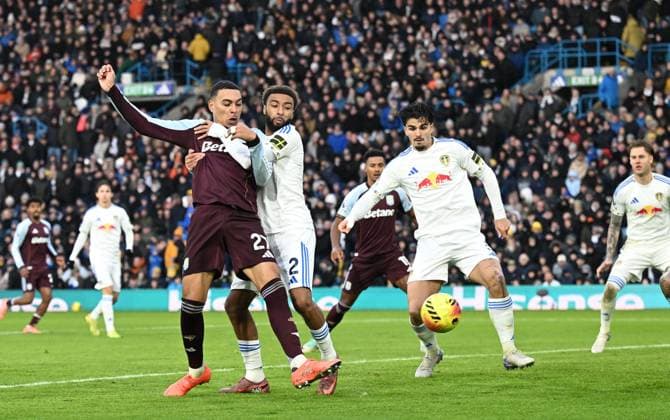 Morgan Rogers of Aston Villa scores the team s first goal Leeds United v Aston Villa, Premier League, Football, Elland Road, Leeds, UK - 23 Nov 2025Leeds Elland Road United Kingdom EDITORIAL USE ONLY No use with unauthorised audio, video, data, fixture lists, club league logos or live services. Online in-match use limited to 120 images, no video emulation. No use in betting, games or single club league player publications.  Copyright: xAnnaxGowthorpe Shutterstockx 15860945ao