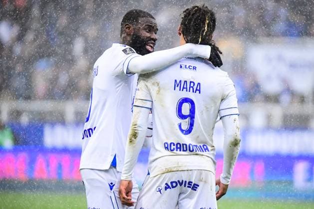 FOOTBALL : AJ Auxerre vs OL - Ligue 1 McDonalds - JournÃ e 13 - 23 11 2025 Sekou Mara (AJ Auxerre) Lassine Sinayoko (AJ Auxerre) AuxerreFrance  Copyright: xBaptistexAutissierx