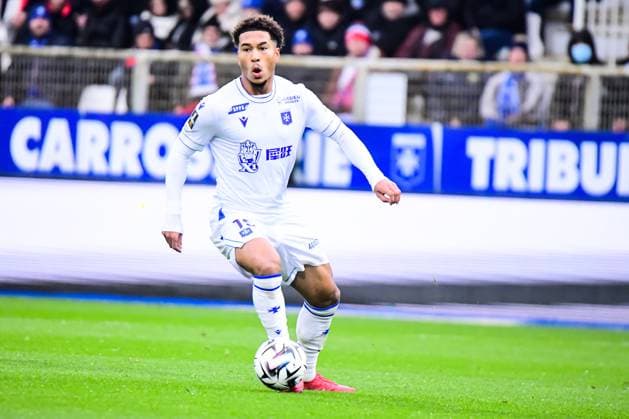 FOOTBALL : AJ Auxerre vs OL - Ligue 1 McDonalds - JournÃ e 13 - 23 11 2025 Danny Namaso (AJ Auxerre) AuxerreFrance  Copyright: xBaptistexAutissierx