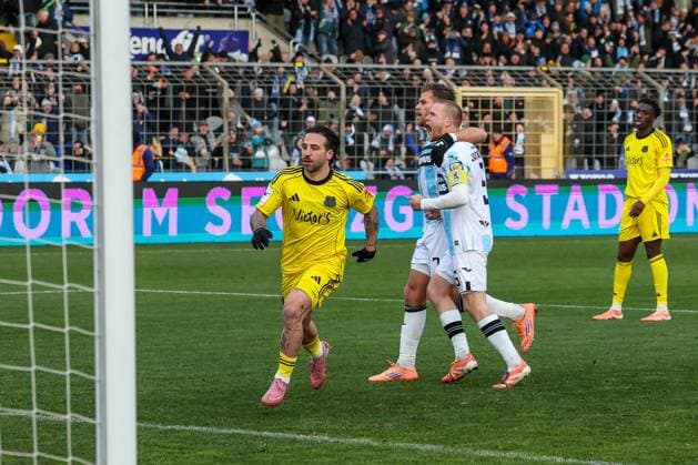 Thore Jacobsen 5 TSV 1860 Muenchen celebrates after scoring 2-0 from the penalty spot, TSV 1860 Muenchen vs 1 FC Saarbruecken, Football, Dritte Liga, DFL, Saison 2025 2026, Hinrunde, 15 Spieltag, 23 11 2025 DFB regulations prohibit any use of photographs as image sequences and or quasi video Muenchen Bayern Deutschland Copyright: xkolbert-press MartinxAgüerax