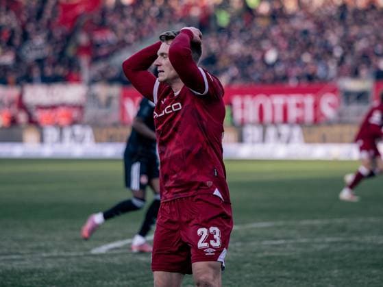 Germany Soccer, 2 Bundesliga 2025 26, 13 Matchday 1 FC Nuremberg vs Arminia Bielefeld Max Morlock Stadion Nuremberg Leon Schneider Arminia Bielefeld, 23 Copyright: xChristopherxRupprechtx