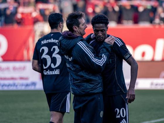 Germany Soccer, 2 Bundesliga 2025 26, 13 Matchday 1 FC Nuremberg vs Arminia Bielefeld Max Morlock Stadion Nuremberg Jan Reichert 1 FC Nuremberg, 1 after the match with Pape Demba Diop 1 FC Nuremberg, 20 Copyright: xChristopherxRupprechtx