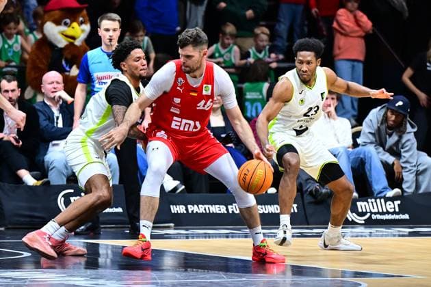 23 11 2025 Basketball Season 2025 2026 2 Bundesliga Pro A 10 Matchday Nuremberg Falcons Basketball Club NBC BBC Bayreuth AlSch xalxscx Cantia Rahming 12, BBC Bayreuth Julius Wolf 16, Nuremberg Falcons BC NBC Kevaughn Allen 23, BBC Bayreuth