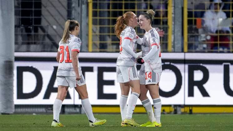 from left Georgia Stanway FCB, 31 , Stine Ballisager Pedersen FCB, 3 , goal scorer Alara Sehitler FCB, 14 , players from FC Bayern Munich, cheer about the goal to 1 2, jubilation, goal celebration, celebrate the goal, goal, celebration, cheers about the goal, rejoicing, joy, rejoices, optimistic, positive, game scene, highlight, action, 23 11 2025, Sinsheim Hoffenheim Germany , Soccer, Google Pixel Women Bundesliga, TSG 1899 Hoffenheim FC Bayern Munich, DFB DFL REGULATIONS PROHIBIT ANY USE OF PHOTOGRAPHS AS IMAGE SEQUENCES AND OR QUASI VIDEO xozx