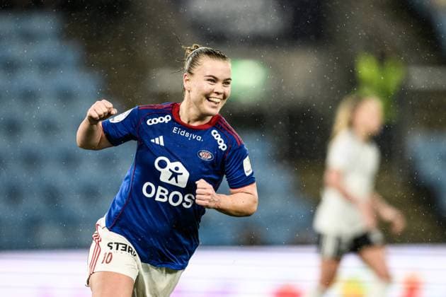 251123 Olaug Tvedten of Valerenga celebrates after 2 0 during the cup final between Rosenborg and Valerenga on November 23, 2025 in Oslo Photo Marius Simensen BILDBYRAN COP 238 MM0050 bbeng cup cupfinale dam fotball fotball nm norgesmesterskapet rosenborg vif valerenga jubel  Copyright: MARIUSxSIMENSEN BB251123ZB014