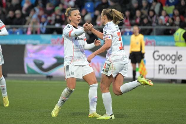 Goal, Goal celebration for FC Bayern Muenchens 1 1 through Georgia Stanways goal FC Bayern Muenchen, 31 GER, TSG 1899 Hoffenheim vs FC Bayern Muenchen , Football, Google Pixel Frauen Bundesliga, Saison 2025 2026, 23 11 2025 DFB DFL regulations prohibit any use of photographs as image sequences and or quasi video GER, TSG 1899 Hoffenheim vs FC Bayern Muenchen , Football, Google Pixel Frauen Bundesliga, Saison 2025 2026, 23 11 2025 Hoffenheim Copyright: xEibner-Pressefoto TobiasxBaurx EP_TBR