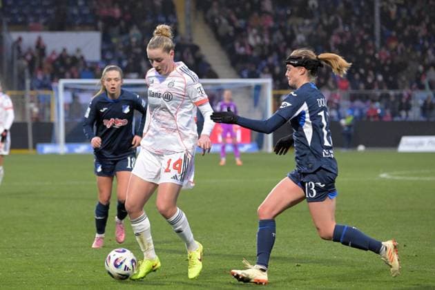 Alara FC Bayern Muenchen, 14 in duel with Wielle Douma TSG 1899 Hoffenheim, 13 GER, TSG 1899 Hoffenheim vs FC Bayern Muenchen , Football, Google Pixel Frauen Bundesliga, Saison 2025 2026, 23 11 2025 DFB DFL regulations prohibit any use of photographs as image sequences and or quasi video GER, TSG 1899 Hoffenheim vs FC Bayern Muenchen , Football, Google Pixel Frauen Bundesliga, Saison 2025 2026, 23 11 2025 Hoffenheim Copyright: xEibner-Pressefoto TobiasxBaurx EP_TBR