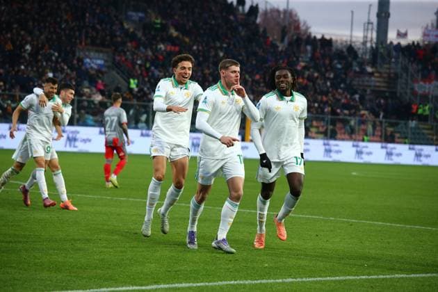 Roma Evan Ferguson esultansza. goal 0 - 2 during the Serie A soccer match between Cremonese and Roma at the Giovanni Zini in Cremona, north west Italy - Domenica, 23 Novembre 2025. - Soccer .  Copyright: xAlbertoxMariani LaPressex
