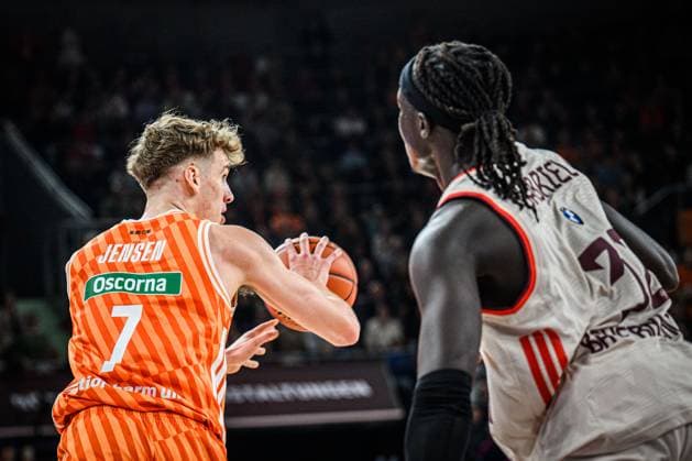 Neu Ulm, Germany, 23 11 25 Tobias Jensen ratiopharm ulm and Wenyen Gabriel FC Bayern Basketball battle for the ball during the Basketball Bundesliga match between ratiopharm ulm vs FC Bayern Basketball at the ratiopharm Arena on November 23, 2025 in Neu Ulm, Germany Photo by Harry Langer DeFodi Images ratiopharm Arena, Germany, 23 11 25 Tobias Jensen ratiopharm ulm and Wenyen Gabriel FC Bayern Basketball battle for the ball during the Basketball Bundesliga match between ratiopharm ulm vs FC Bayern Basketball at Neu Ulm on November 23, 2025 in ratiopharm Arena, Germany Photo by Harry Langer DeFodi Images Photo by Harry Langer DeFodi Images