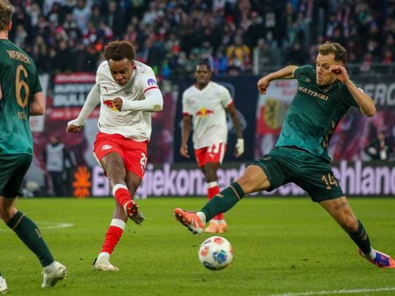 Germany Soccer Bundesliga 2025 26, 11 Matchday RB Leipzig vs SV Werder Bremen Red Bull Arena Stadion Leipzig Assan OuÃ draogo Assan Ouedraogo RB Leipzig, 20 Senne Lynen SV Werder Bremen, 14 Leipzig Copyright: xAymanxAlahmedx