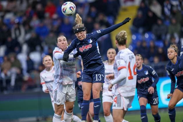DEU, Hoffenheim, TSG Hoffenheim vs FC Bayern München, Google Pixel Bundesliga, DFB, Saison 2526, Dietmar Hopp Stadion, 11 Spieltag, im Bild v l n r Vanessa Gilles Bayern München 2 , WiÃ lle Douma Hoffenheim 13 DFB DFL REGULATIONS PROHIBIT ANY USE OF PHOTOGRAPHS AS IMAGE SEQUENCES AND OR QUASI VIDEO, 23 11 2025, Copyright: HMBxMedia HendrikxHamelau