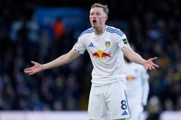 Leeds United v Aston Villa - Premier League Sean Longstaff of Leeds United reacts during the Premier League match between Leeds United and Aston Villa at Elland Road on November 23, 2025 in Leeds, England. Leeds Elland Road England United Kingdom Copyright: xRichardxSellers Sportsphoto APLx 14142438