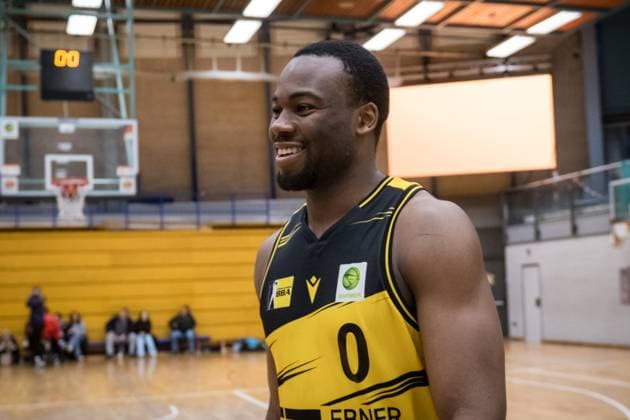 Maxwell Dongmo Temoka Porsche BBA, 00 Freude, Jubel, Laecheln GER, Porsche BBA Ludwigsburg CATL Basketball Loewen Erfurt, 2 Barmer Basketball Bundesliga, ProB Sued, Saison 2025 2026, 23 11 2025 GER, Porsche BBA Ludwigsburg CATL Basketball Loewen Erfurt, 2 Barmer Basketball Bundesliga, ProB Sued, Saison 2025 2026, 23 11 2025 Ludwigsburg Copyright: xSandyxDinkelackerx EP_EER
