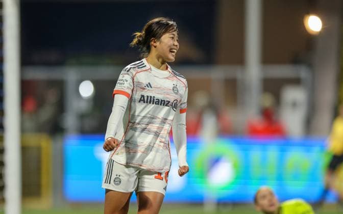 DEU, Hoffenheim, TSG Hoffenheim vs FC Bayern Munich, Google Pixel Bundesliga, DFB, Season 2526, Dietmar Hopp Stadion, 11 Matchday, in the picture Goal and cheers, Momoko Tanikawa Bayern Munich 18 scores the 4 1, Jubell and joy DFB DFL REGULATIONS PROHIBIT ANY USE OF PHOTOGRAPHS AS IMAGE SEQUENCES AND OR QUASI VIDEO, 23 11 2025, Copyright: HMBxMedia HendrikxHamelau