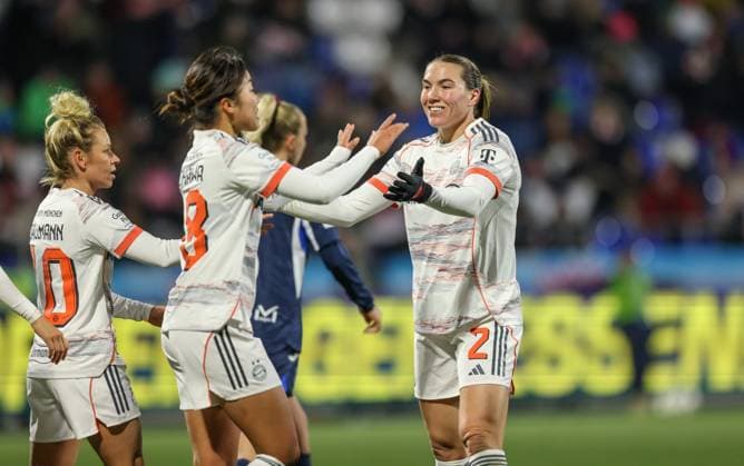 DEU, Hoffenheim, TSG Hoffenheim vs FC Bayern Munich, Google Pixel Bundesliga, DFB, season 2526, Dietmar Hopp Stadion, 11 matchday, in the picture goal and jubilation, Momoko Tanikawa Bayern Munich 18 scores the 4 1, jubilation and joy, Vanessa Gilles Bayern Munich 2 DFB DFL REGULATIONS PROHIBIT ANY USE OF PHOTOGRAPHS AS IMAGE SEQUENCES AND OR QUASI VIDEO, 23 11 2025, Copyright: HMBxMedia HendrikxHamelau