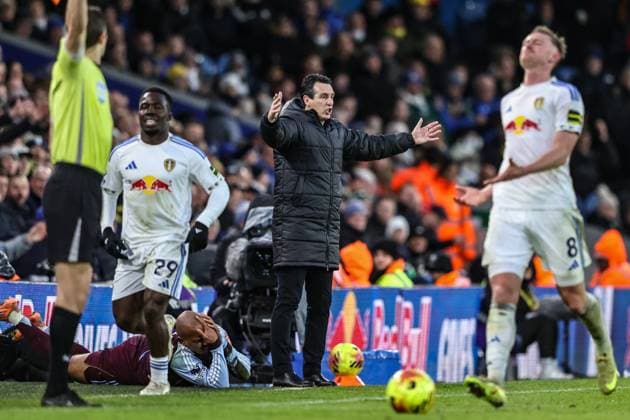 Premier League Leeds United v Aston Villa Unai Emery manager of Aston Villa reacts during the Premier League match Leeds United vs Aston Villa at Elland Road, Leeds, United Kingdom, 23rd November 2025 (Photo by Alfie Cosgrove News Images) Leeds Elland Road West Yorkshire United Kingdom Copyright: xAlfiexCosgrove NewsxImagesx