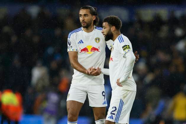 Leeds United v Aston Villa - Premier League Dominic Calvert-Lewin and Jayden Bogle of Leeds United after the Premier League match between Leeds United and Aston Villa at Elland Road on November 23, 2025 in Leeds, England. Leeds Elland Road England United Kingdom Copyright: xRichardxSellers Sportsphoto APLx 14142455