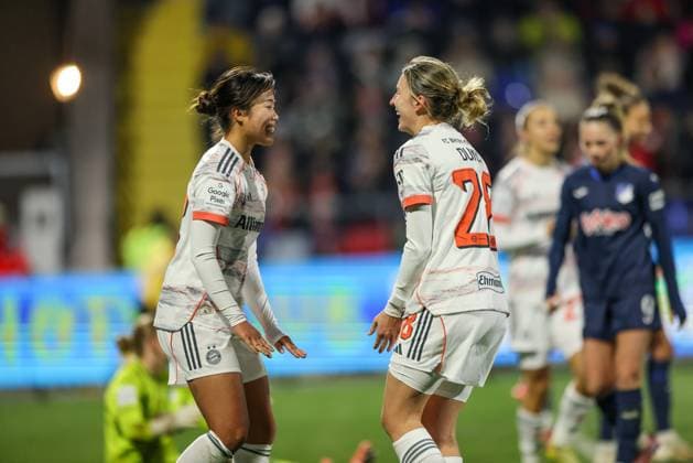 DEU, Hoffenheim, TSG Hoffenheim vs FC Bayern Munich, Google Pixel Bundesliga, DFB, season 2526, Dietmar Hopp Stadion, 11 matchday, in the picture goal and jubilation, Momoko Tanikawa Bayern Munich 18 scores the 4 1, jubilation and joy, Barbara Dunst Bayern Munich 28 DFB DFL REGULATIONS PROHIBIT ANY USE OF PHOTOGRAPHS AS IMAGE SEQUENCES AND OR QUASI VIDEO, 23 11 2025, Copyright: HMBxMedia HendrikxHamelau