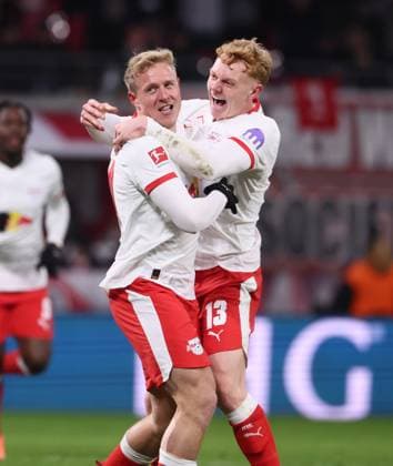 RB Leipzig Bremen Bundesliga Leipzig, 23 11 2025, Red Bull Arena, Soccer, 1 Bundesliga, 11 Matchday , RB Leipzig vs SV Werder Bremen , In the picture Goal for RB Leipzig Xaver Schlager 24, RB Leipzig scores to 2 0 and cheers with teammates Nicolas Seiwald 13, RB Leipzig , For editorial use only Only editorial use , DFL DFB regulations prohibit any use of photographs as image sequences and or quasi video ,