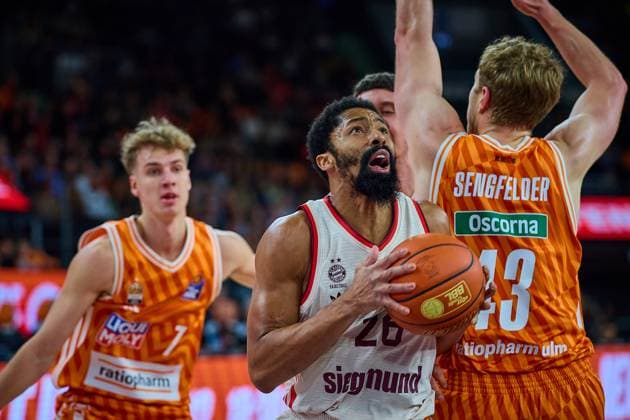 Spencer Dinwiddie FC Bayern, 26 sets GER, ratiopharm ulm vs FC Bayern, Basketball, Matchday 8, EasyCredit Bundesliga, Season 2025 2026, 23 11 2025 GER, ratiopharm ulm vs FC Bayern, Basketball, Matchday 8, EasyCredit Bundesliga, Season 2025 2026, 23 11 2025 Neu Ulm Copyright: xEibner-Pressefoto GeraldxOelze-dexStoppanyx EP_ODS