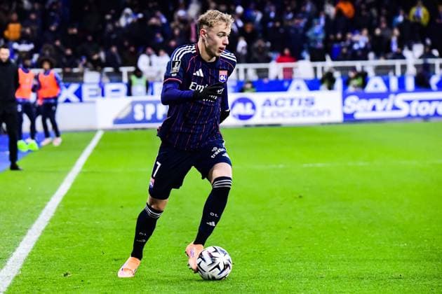 FOOTBALL : AJ Auxerre vs OL - Ligue 1 McDonalds - JournÃ e 13 - 23 11 2025 Adam Karabec (OL) AuxerreFrance  Copyright: xBaptistexAutissierx