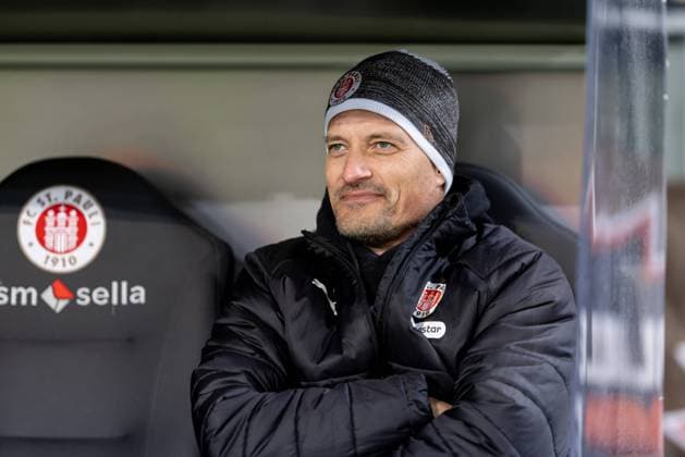 Hamburg, November 23, 2025 Soccer, 1 Bundesliga 2025 26, FC St Pauli 1 FC Union Berlin Alexander Blessin FC St Pauli, Coach DFL REGULATIONS PROHIBIT ANY USE OF PHOTOGRAPHS AS IMAGE SEQUENCES AND OR QUASI VIDEO